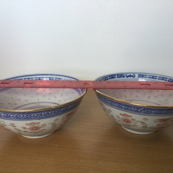 set of 4 Vintage Chinese porcelain bowls rice eyes grain blue white red dragon - Picture 4 of 8
